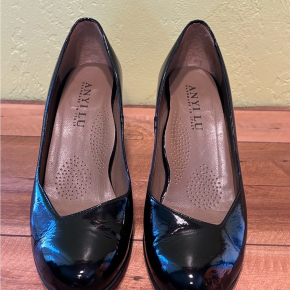 Elegant Anyi Lu Women's Pumps - Picture 2 of 10